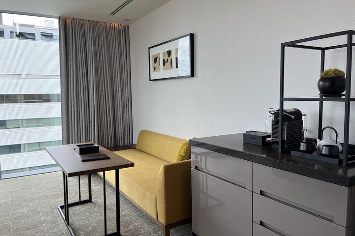 Room 16 of 98
