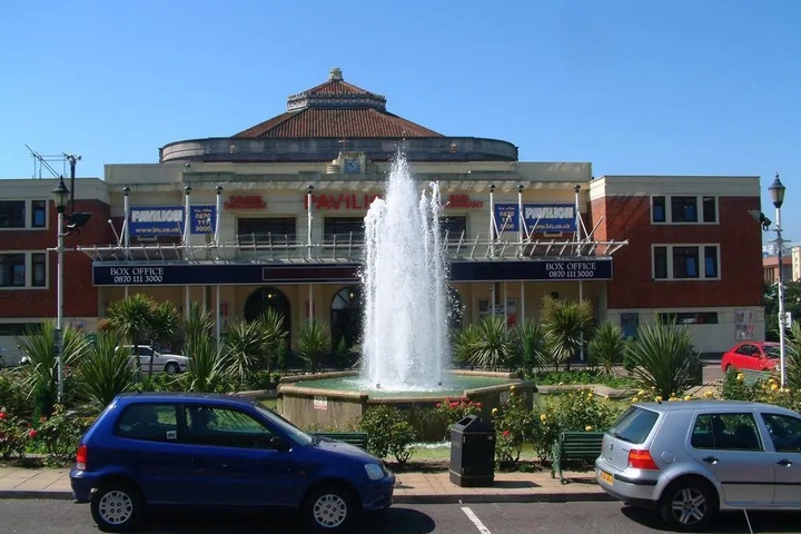 GERVIS COURT HOTEL