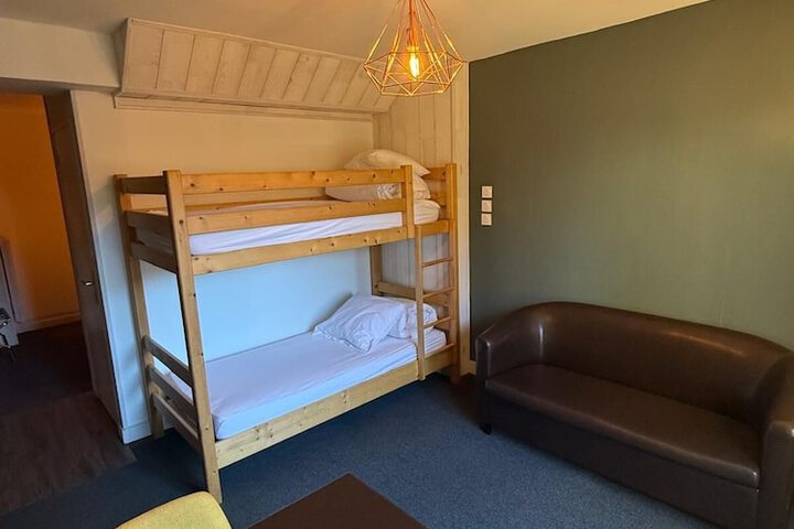 Room 14 of 27