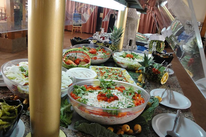 Dining 51 of 80