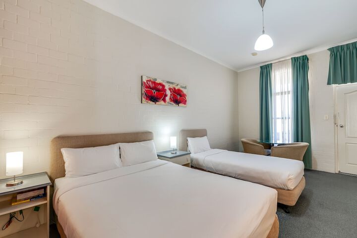 Room 17 of 46