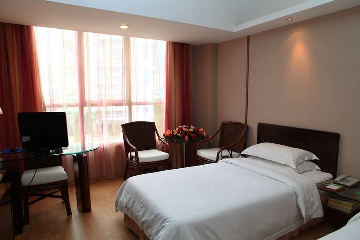 Room 5 of 22
