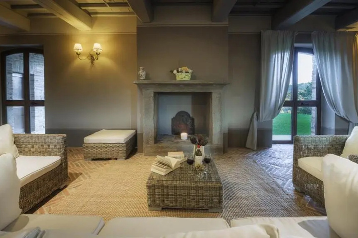 Room 4 of 21