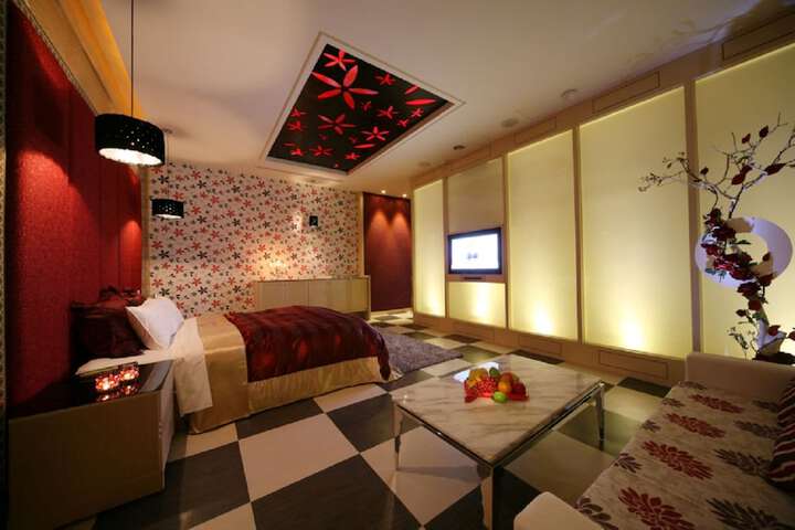 Room 6 of 49