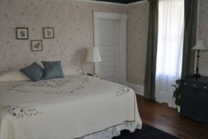 Room 6 of 15