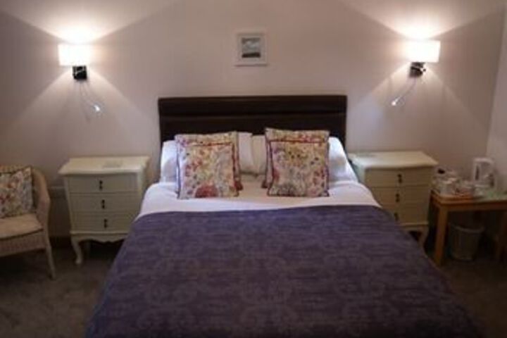 Room 9 of 13