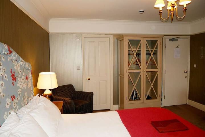 Room 29 of 62