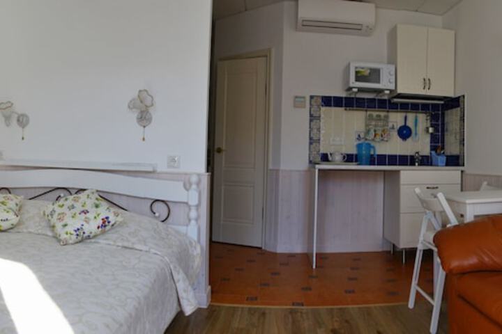 Room 18 of 31