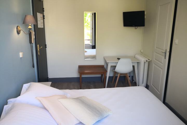Room 9 of 51