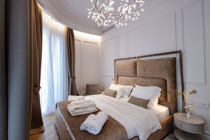 Room 5 of 49
