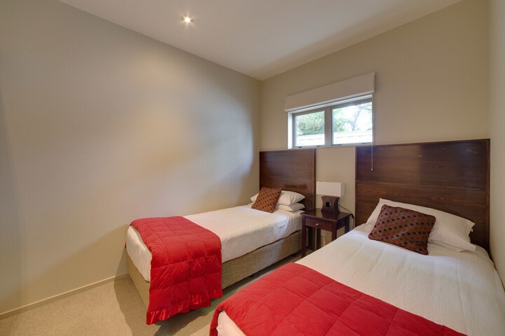 Room 8 of 42