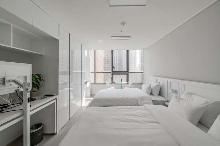 Room 71 of 90