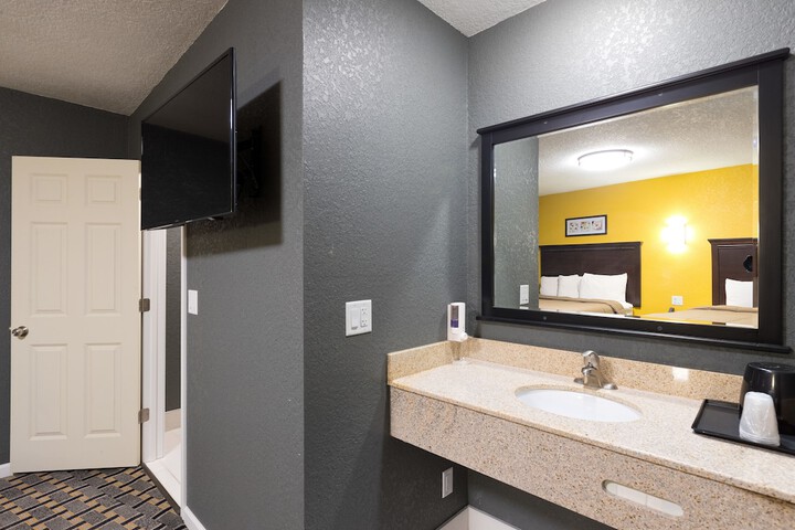 Room 20 of 30