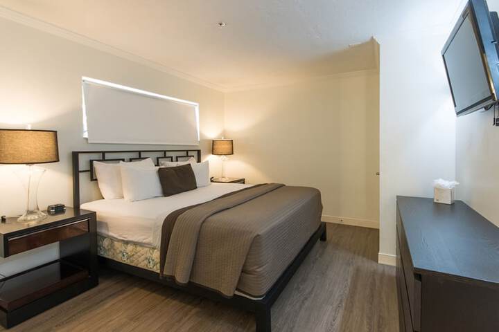 Room 5 of 30