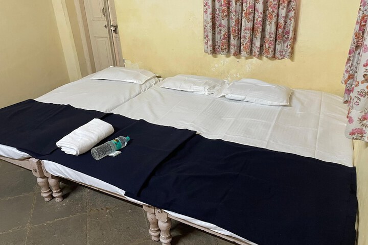 Room 2 of 15