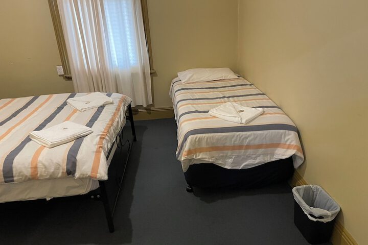 Room 6 of 17