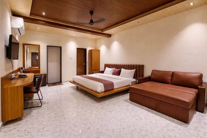 Room 2 of 12