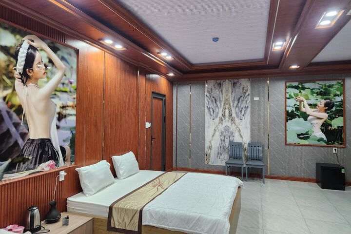 Room 14 of 42