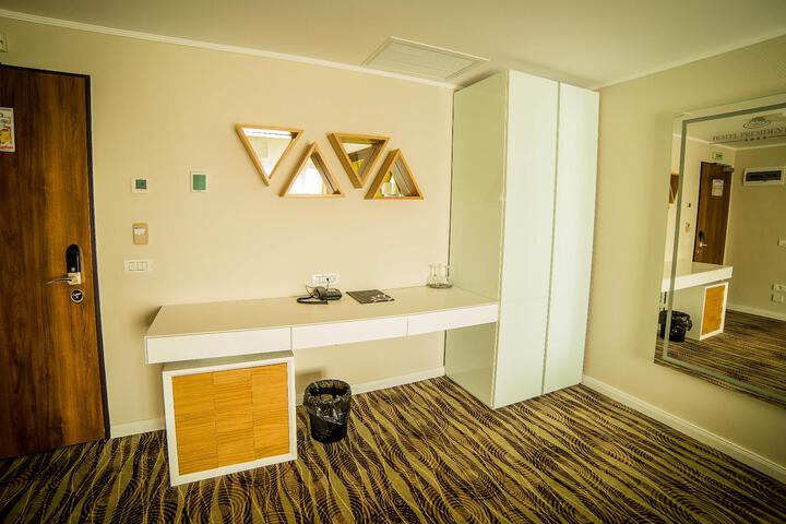 Room 3 of 4