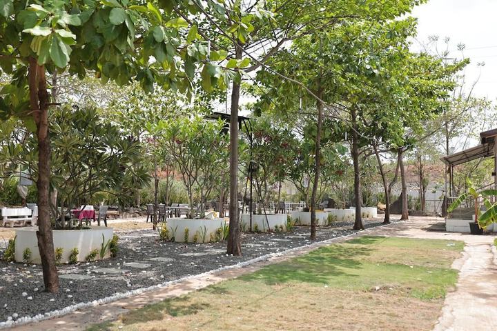 Hotel Exterior 112 of 125