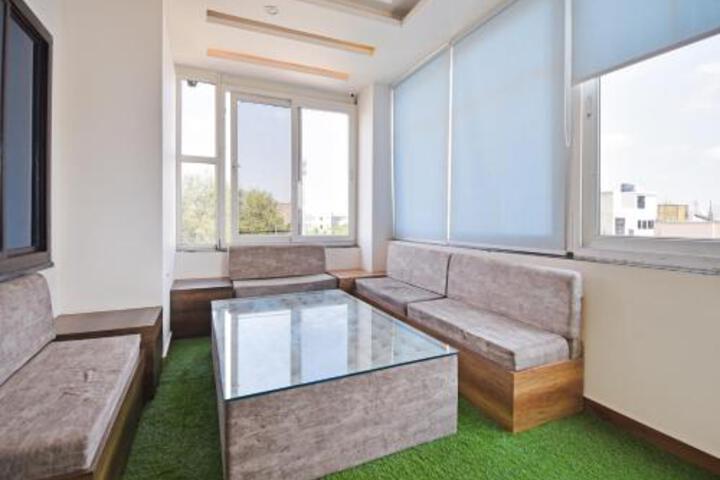 Oyo Flagship 75885 Hotel G N