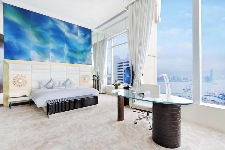 Room 53 of 90