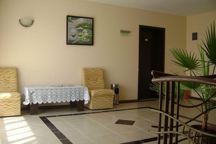 Room 15 of 48