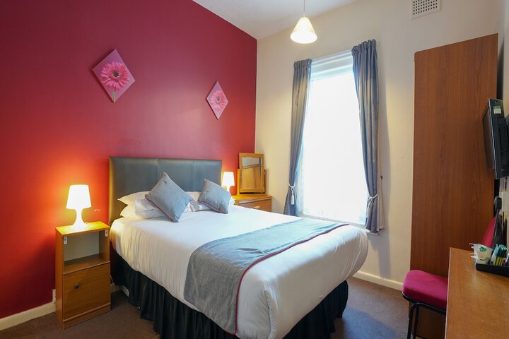 Room 44 of 111
