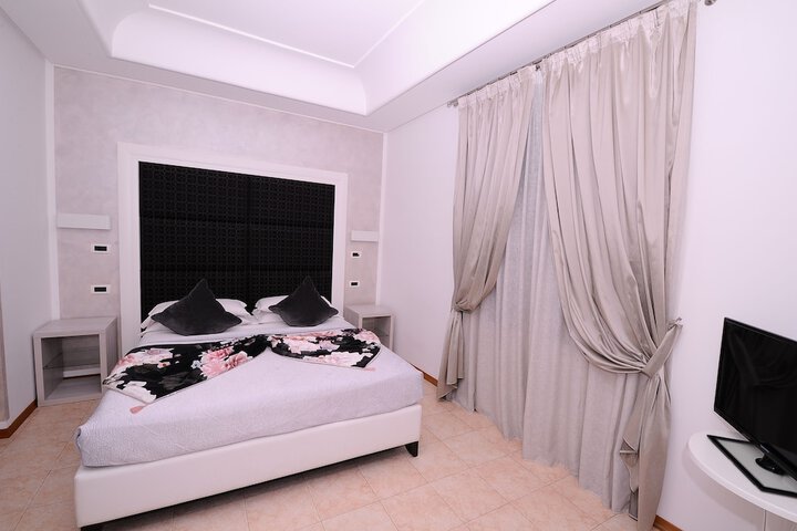 Room 7 of 38