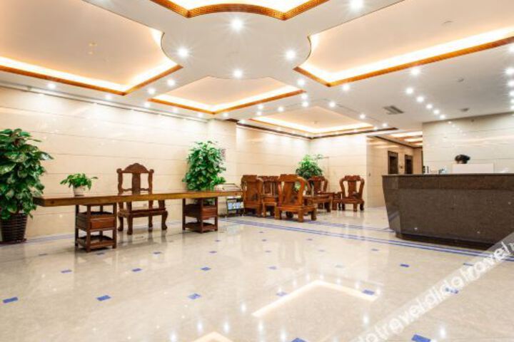 Hotel Interior 11 of 32