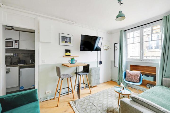 Parisian cocoon for 2 in Batignolles - 17th ard