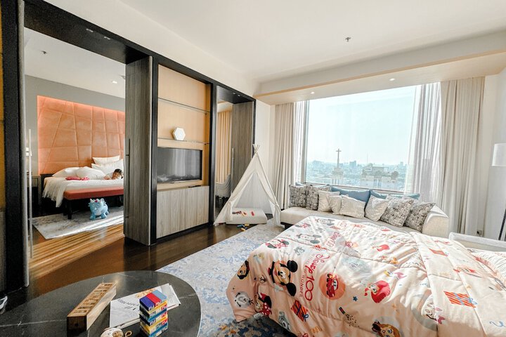 Room 4 of 206