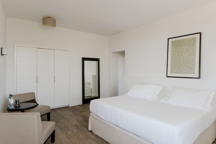 Room 10 of 53