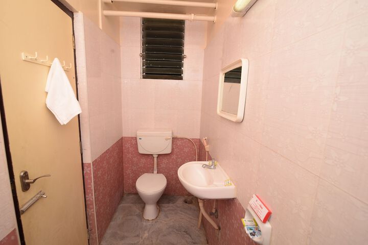 Room 12 of 17
