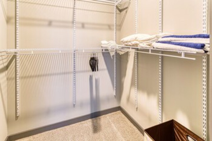Room 225 of 283