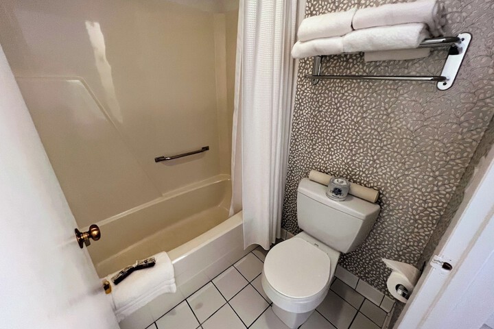 Room 43 of 67