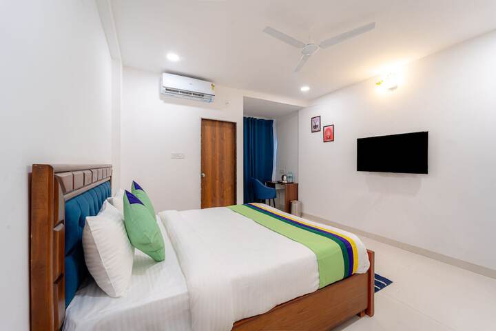 Room 25 of 47