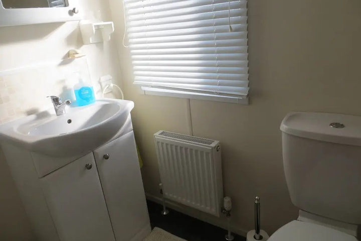 Room 7 of 11
