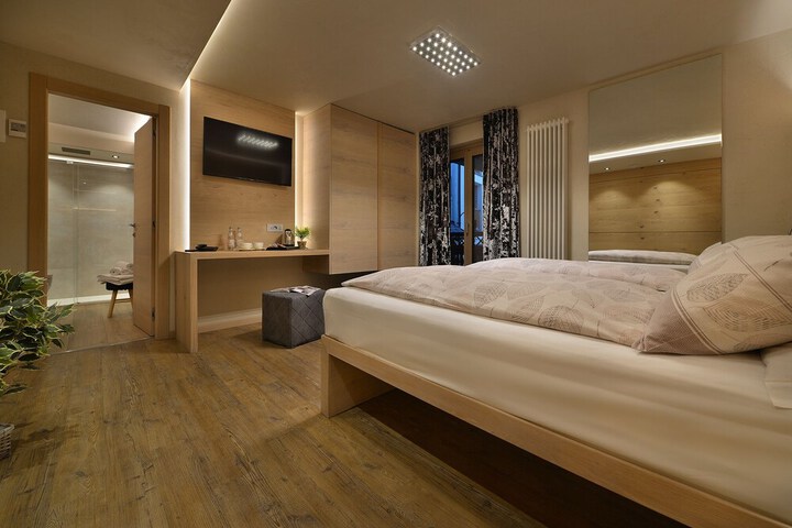 Room 68 of 211