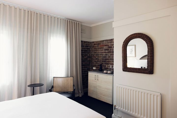 Room 4 of 60