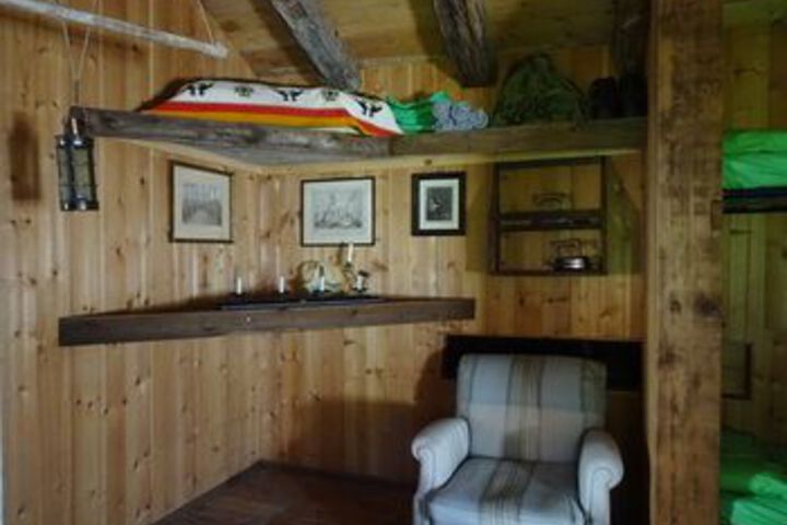 Room 44 of 69