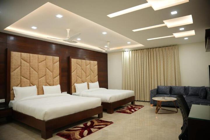 HOTEL CASA ROYAL