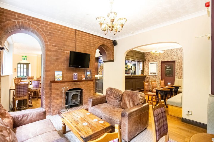 Lounge 107 of 134