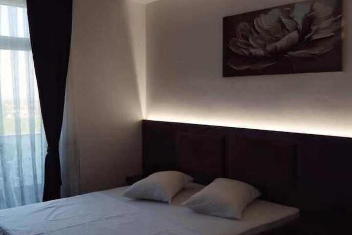 Room 6 of 88