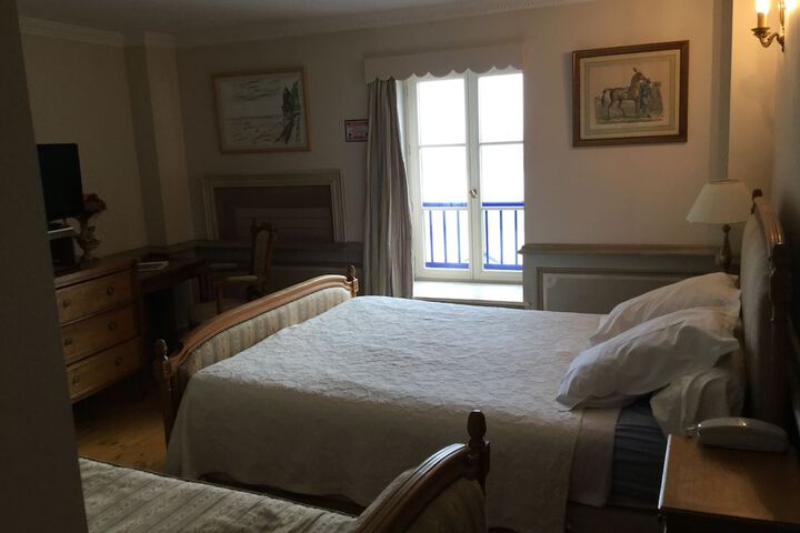 Room 8 of 23