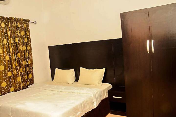 Room 3 of 5