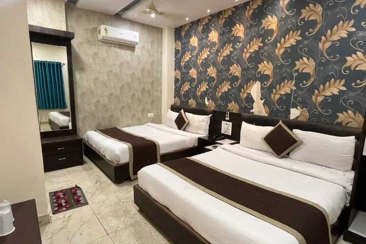 Room 6 of 19