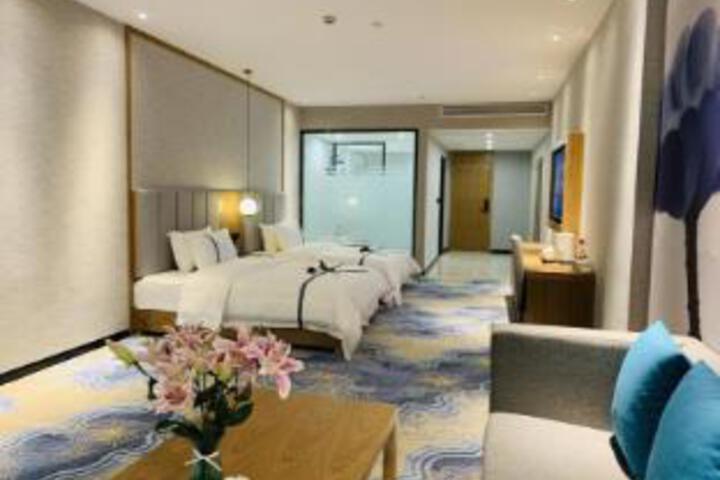 Room 5 of 7