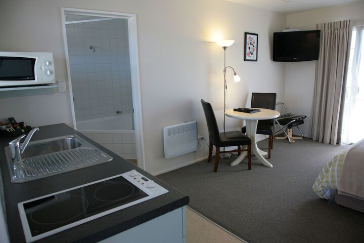 Room 15 of 28