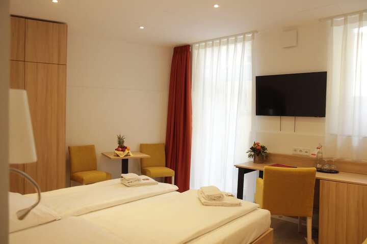 Room 48 of 84